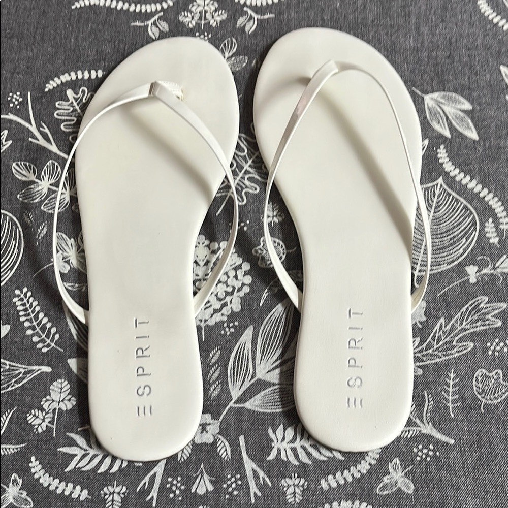 NWOT Esprit White Minimalist Sandals